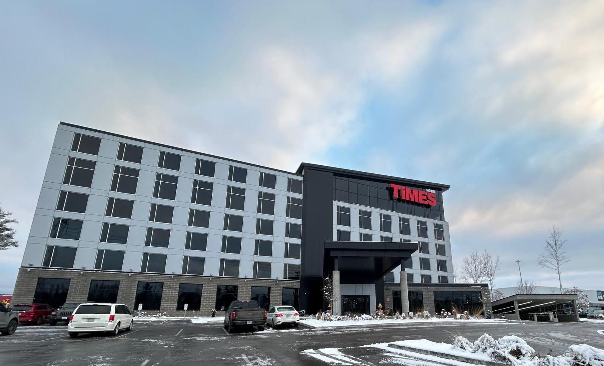 Grand Hotel Times Blainville-Mirabel 外观 照片