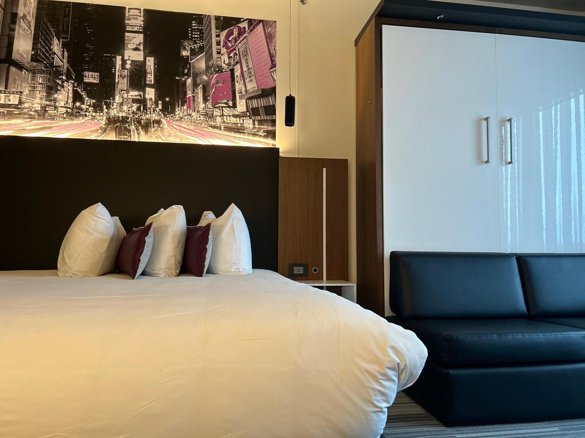 Grand Hotel Times Blainville-Mirabel 外观 照片