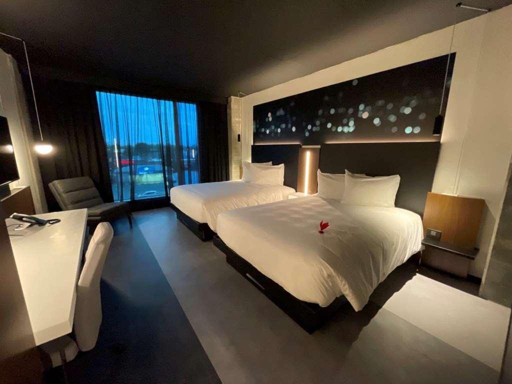 Grand Hotel Times Blainville-Mirabel 外观 照片